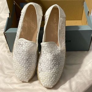 Toms Floral Lace Slip Ons